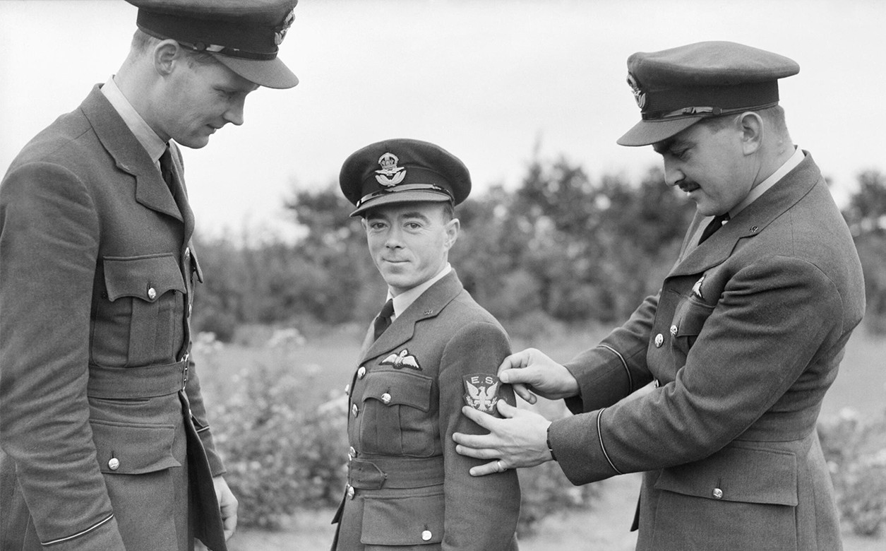 Eugene Tobin (left) with Andrew Mamedoff (right) and Vernon Keough, Church Fenton, Yorkshire, October 1940